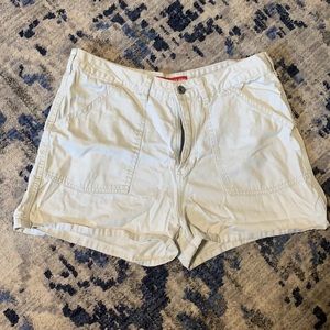 Vintage Unión Bay cream shorts